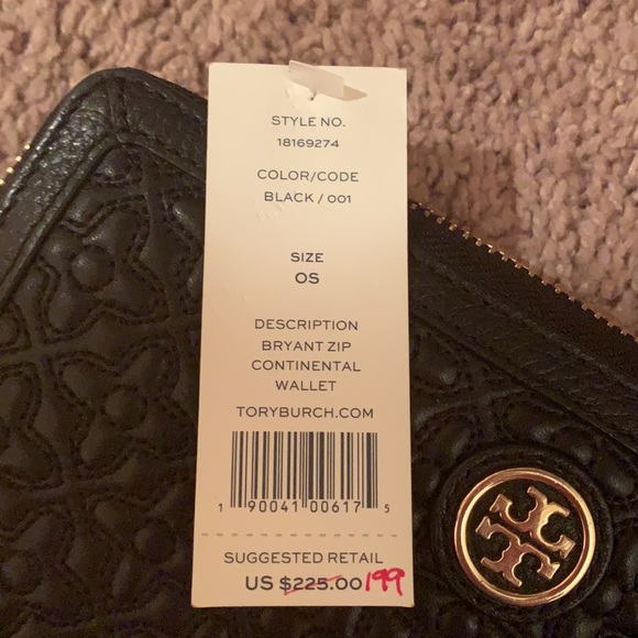 Black quilted Tory Bunch wallet. - Picture 2 of 7